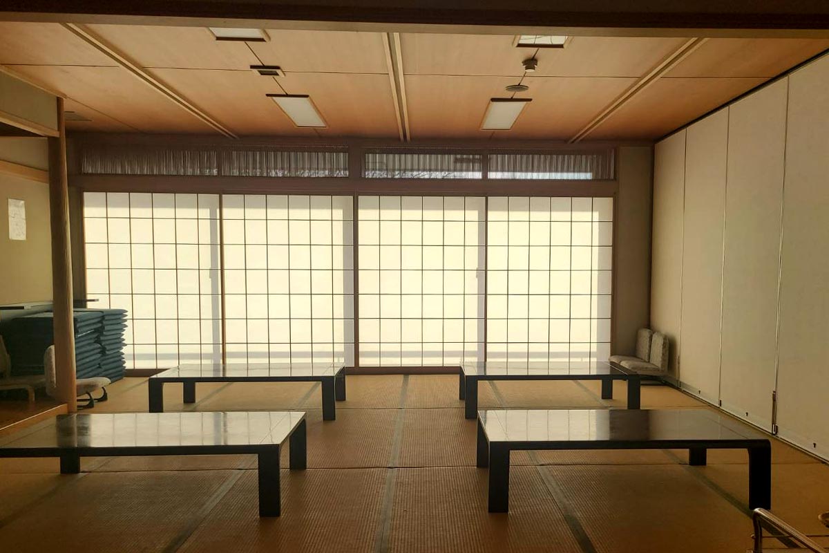 所沢市斎場の待合室