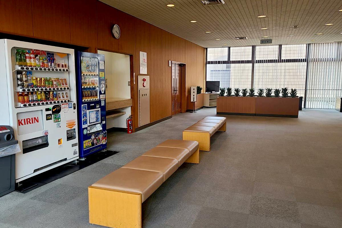 所沢市斎場の館内